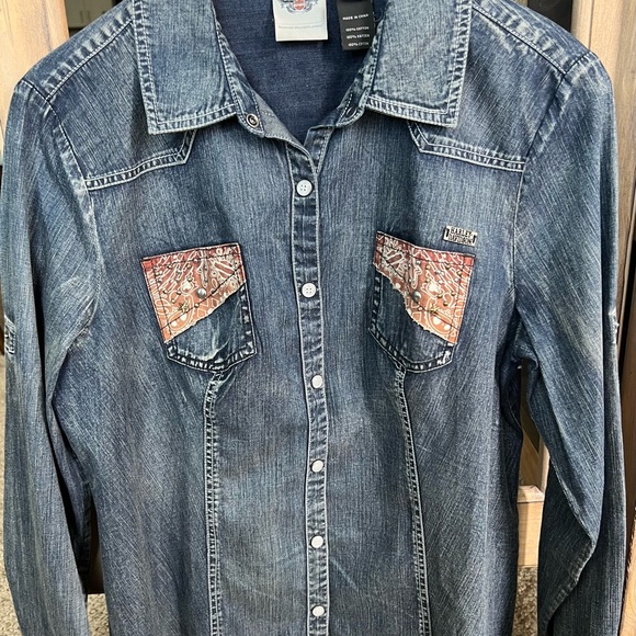 Harley-Davidson Tops - Harley Davidson Button Up Blue Denim Long Sleeve Shirt w/HD patch Size Large